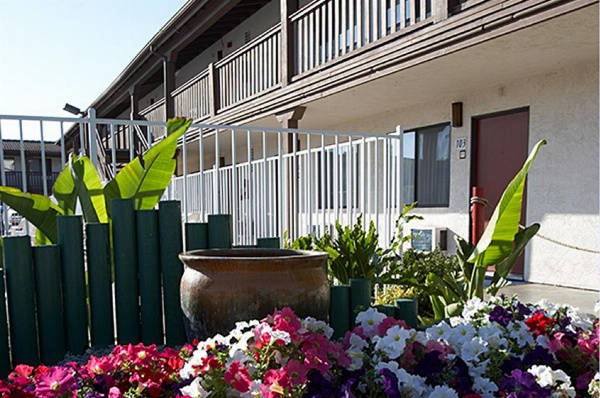 EZ 8 Motel Newark image 3